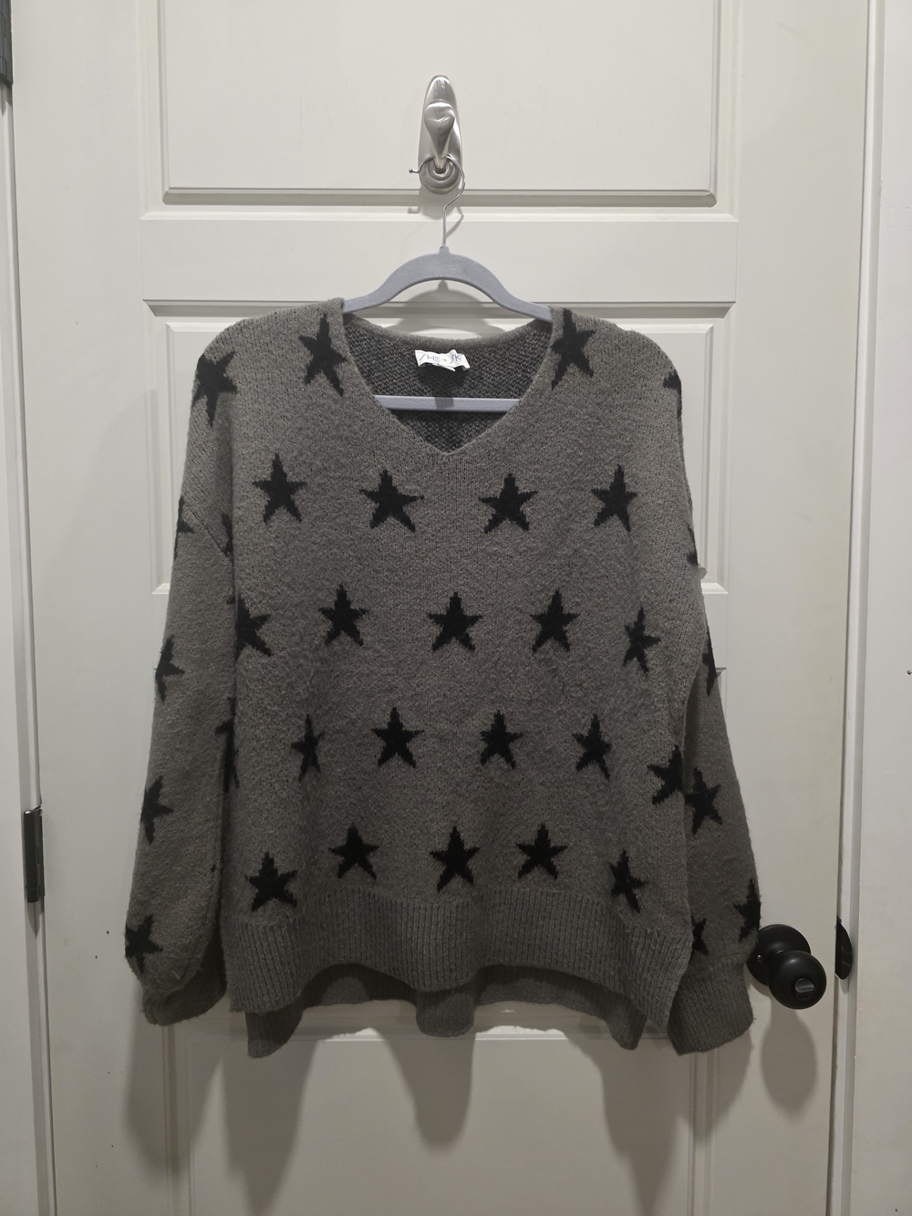 Boutique Dark Green V-Neck Star Print Sweater- Like New
